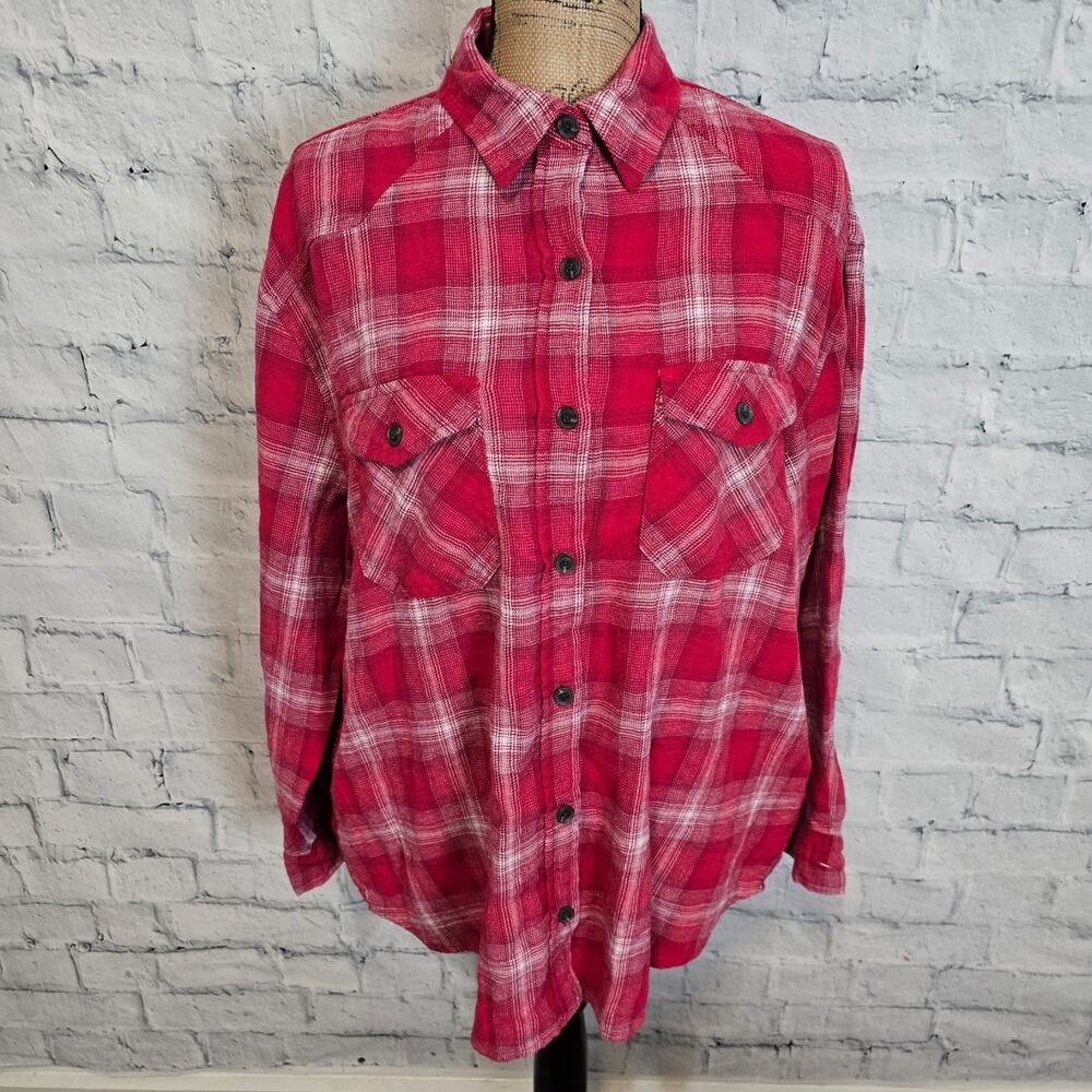 Wild Fable Red Plaid Button Down shirt Sz M Long Sleeve pockets casual A12